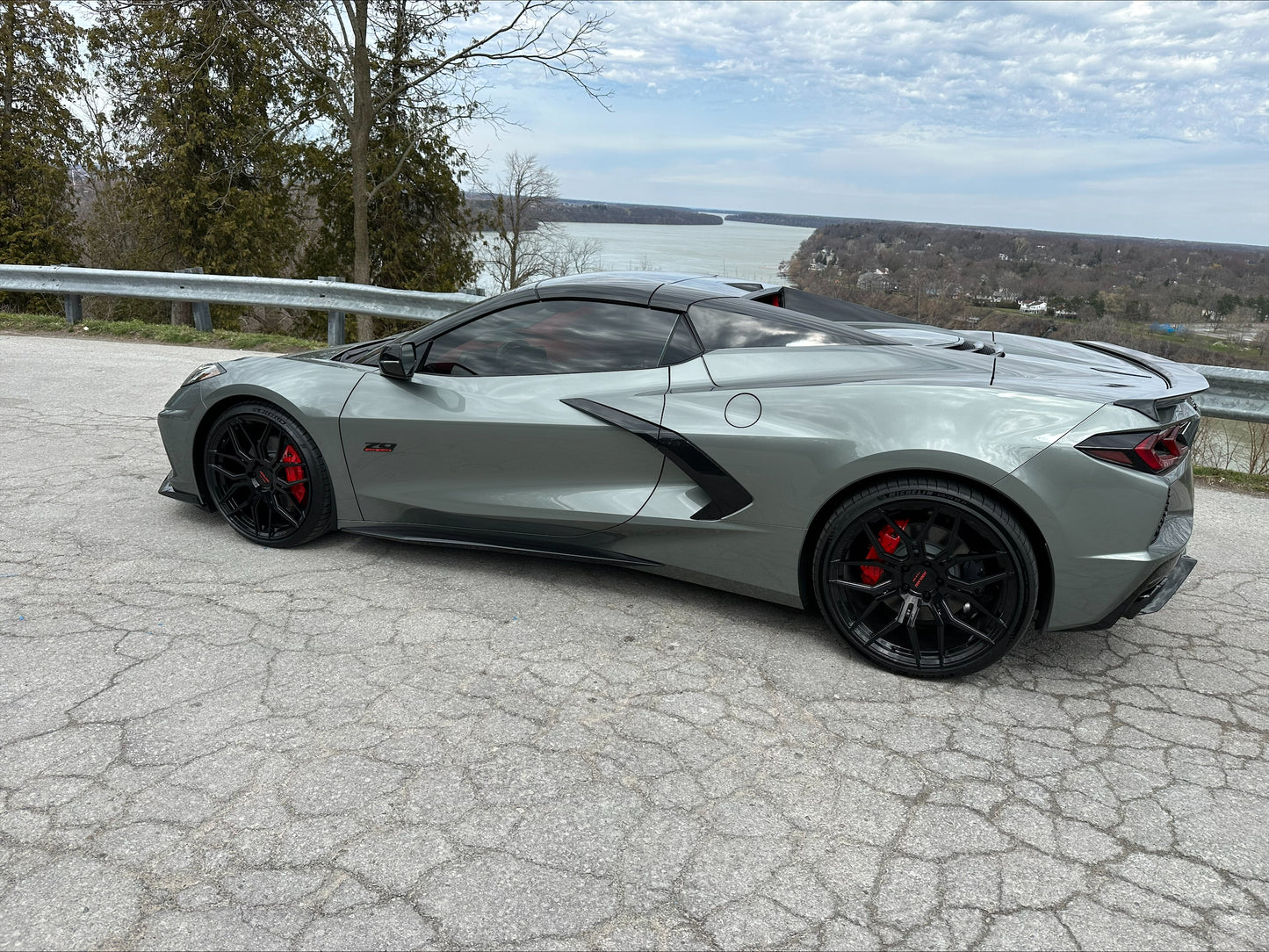 Dan Bs 2021 Corvette Stingray 1LT in hypersonic-gray