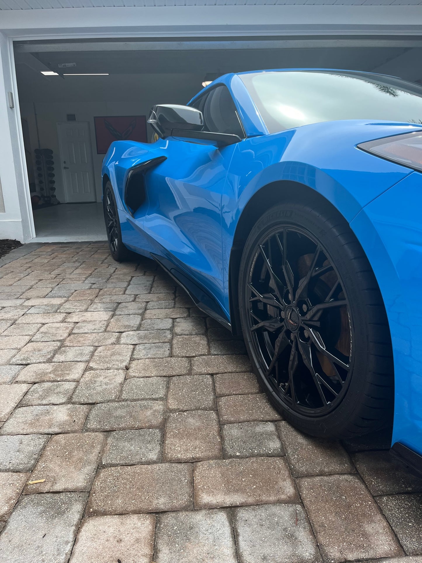 Brett Rs 2023 Corvette Stingray 1LT in rapid-blue