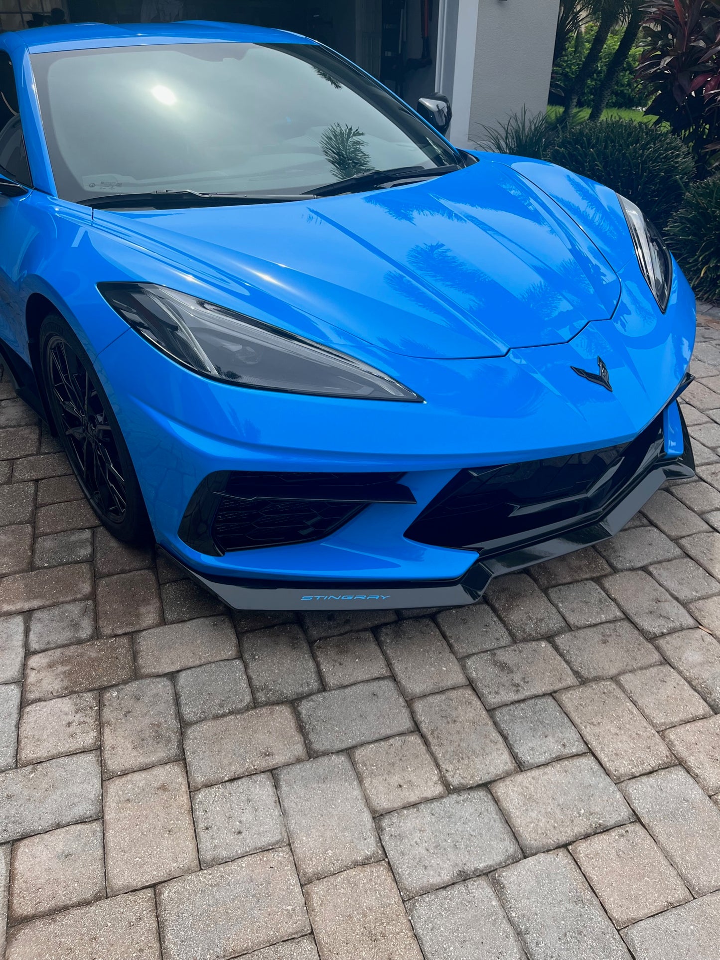 Brett Rs 2023 Corvette Stingray 1LT in rapid-blue