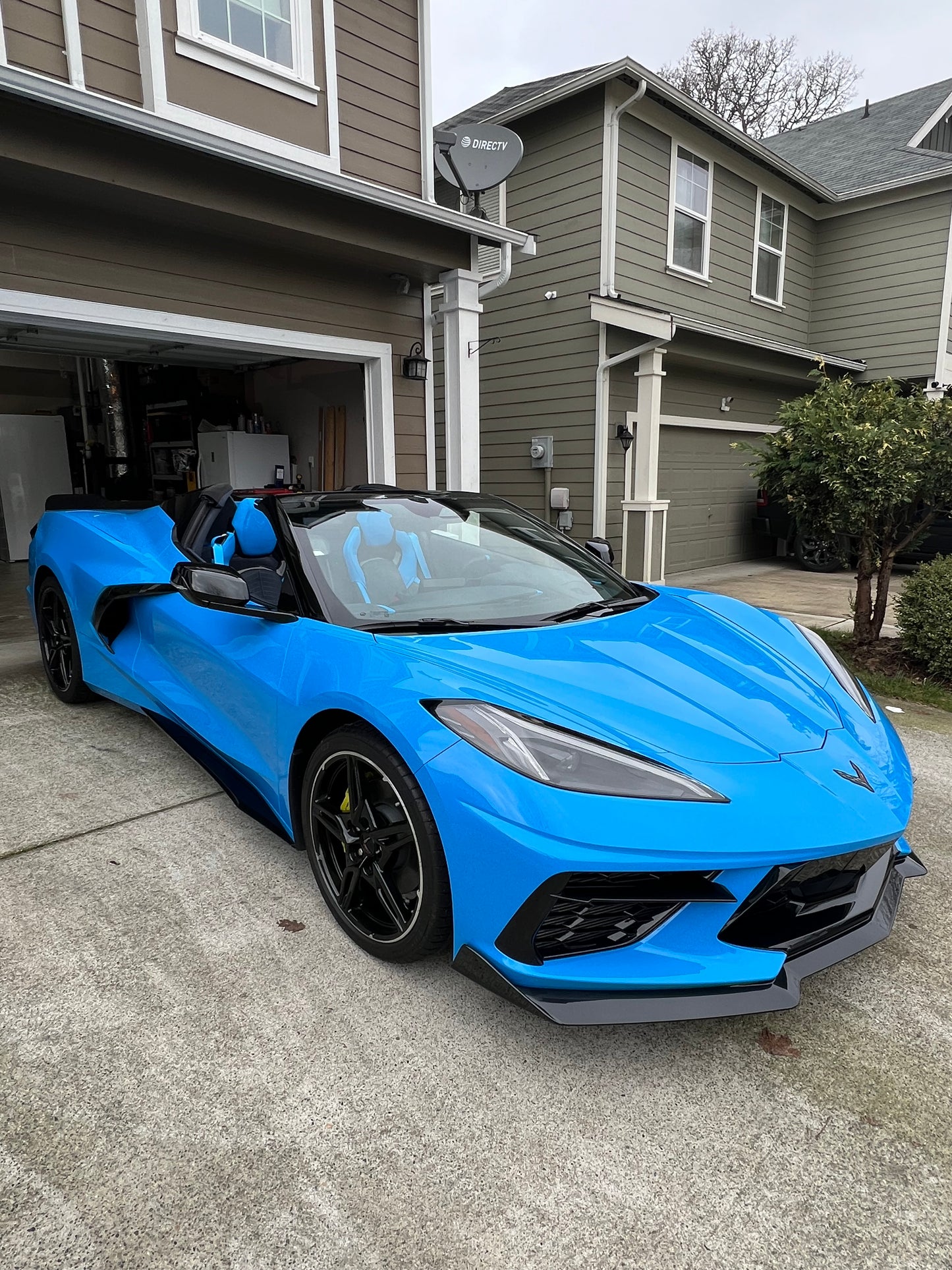 Alexs 2024 Corvette Stingray 3LT in rapid-blue