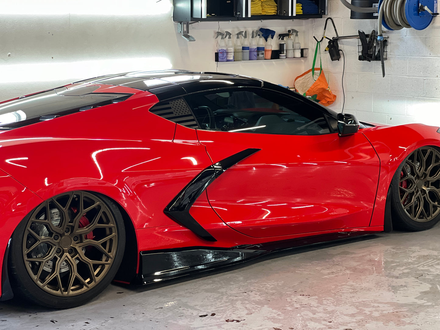 1 sic c8s 2021 Corvette Stingray 1LT in torch-red