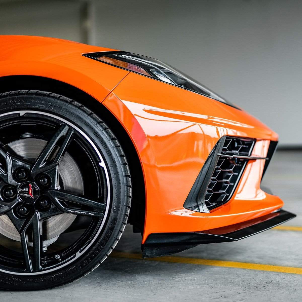 ACS Composite C8 1VM Splitter in Carbon Flash Black (SKU nan) for Corvette Stingray with optional undertray panel for improved aerodynamics.