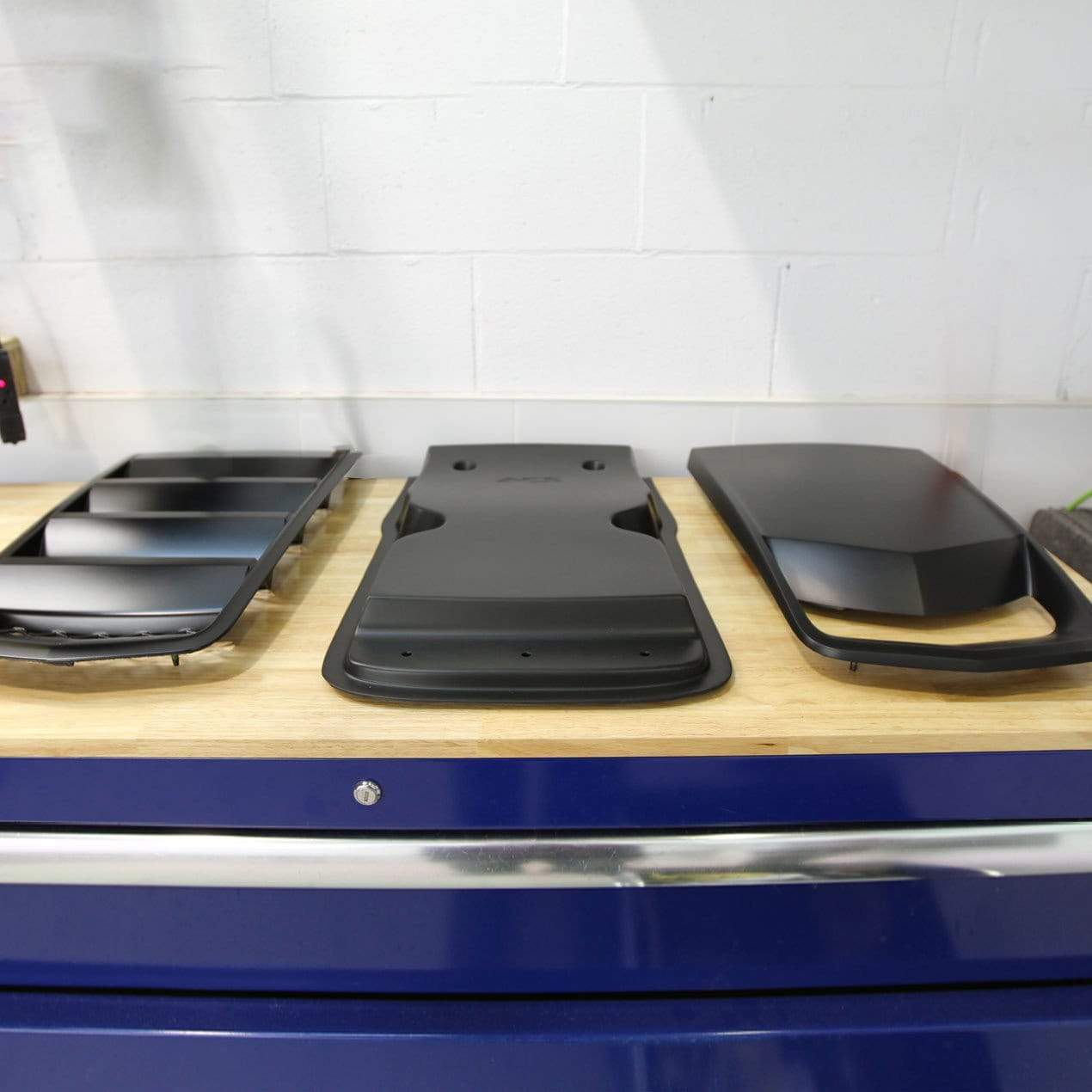 ACS Composite TLE Hood Conversion Kit for Camaro 2010-2015 SS LS LT RS, SKU 33-4-173: Optimal engine heat management and style.