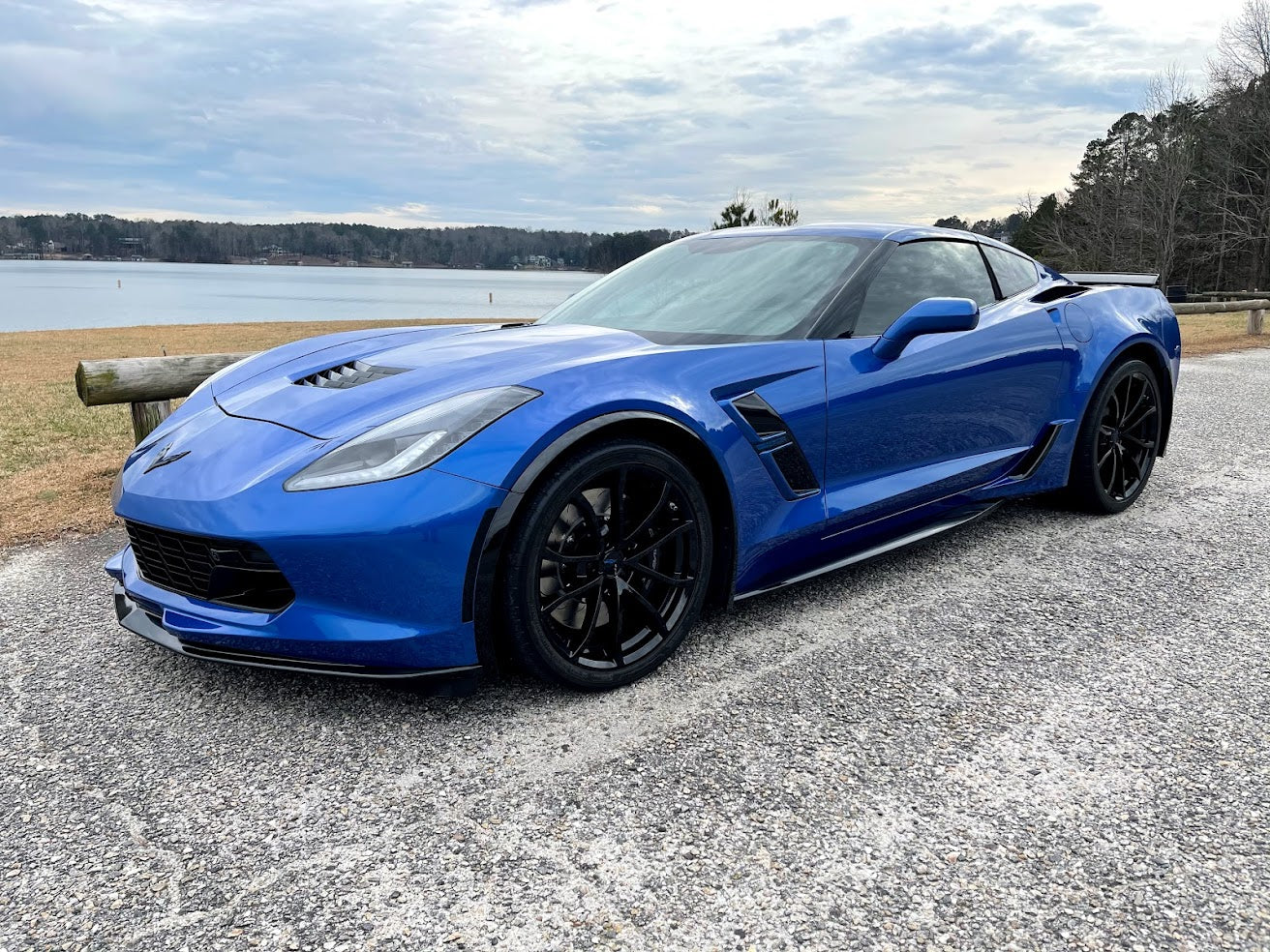 Walter Bs 2020 Corvette Stingray 2LT in elkhart-lake-blue-metallic