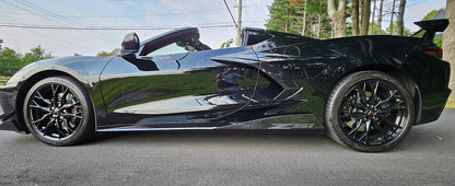 Eric Bergerons 2023 Corvette Stingray 2LT in gloss-black