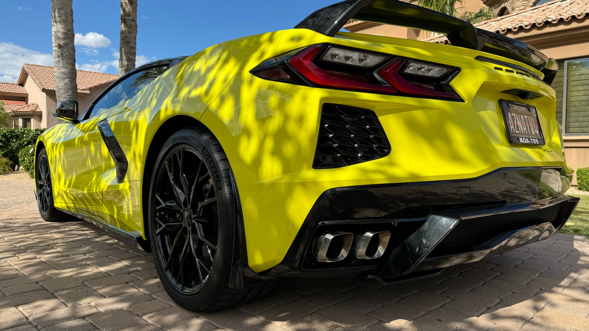 2023 Corvette Stingrays 2023 Corvette Stingray 3LT in accelerate-yellow