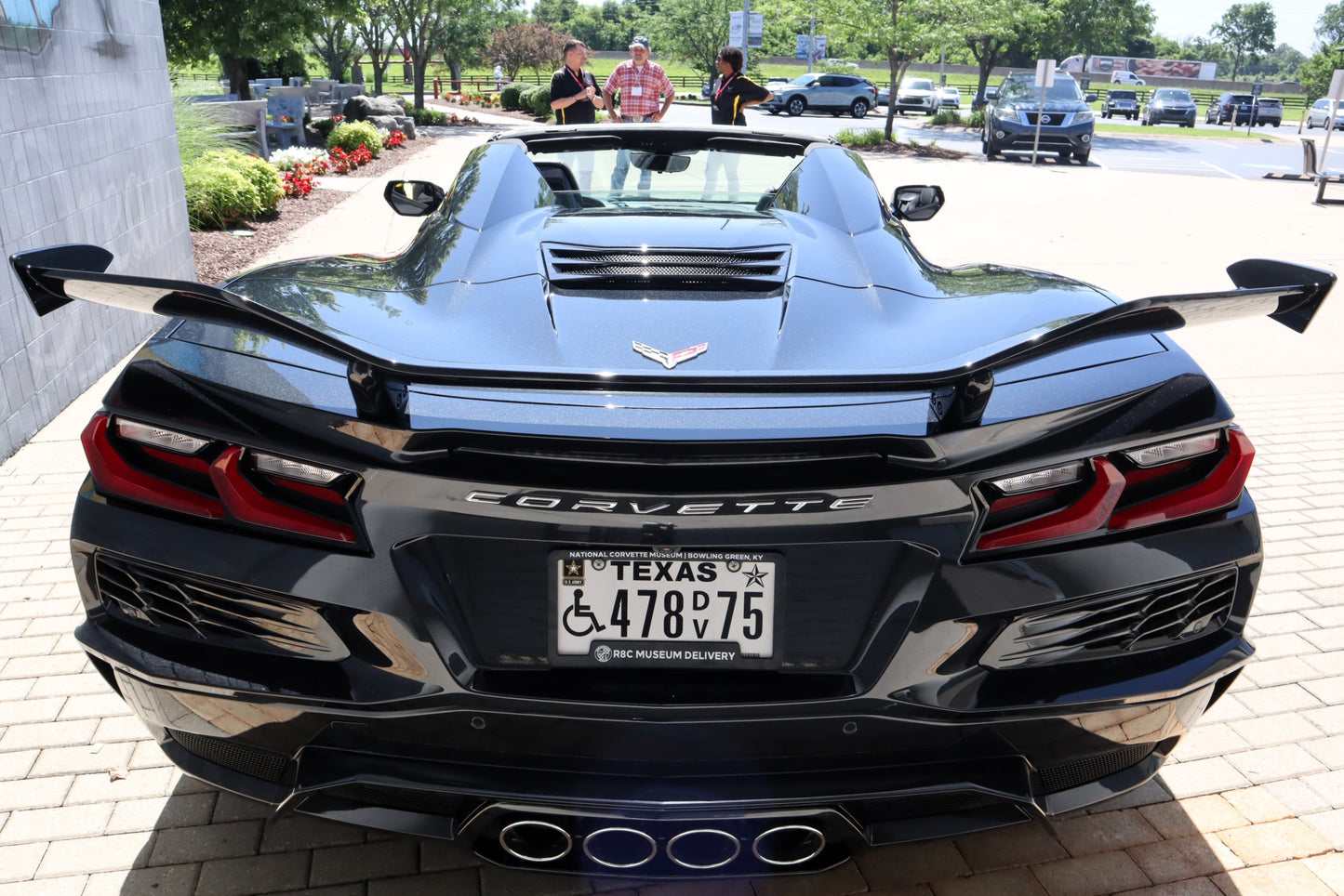 Dirty Dianna 2_0s 2024 Corvette Z06 3LZ in carbon-flash-metallic-black