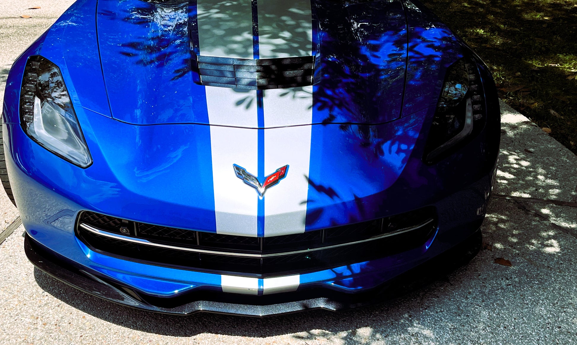 2016 Corvette Builds 2016 Corvette Stingray 3LT in laguna-blue