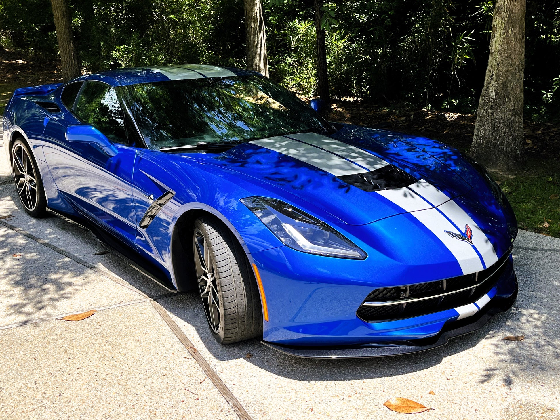 2016 Corvette Builds 2016 Corvette Stingray 3LT in laguna-blue