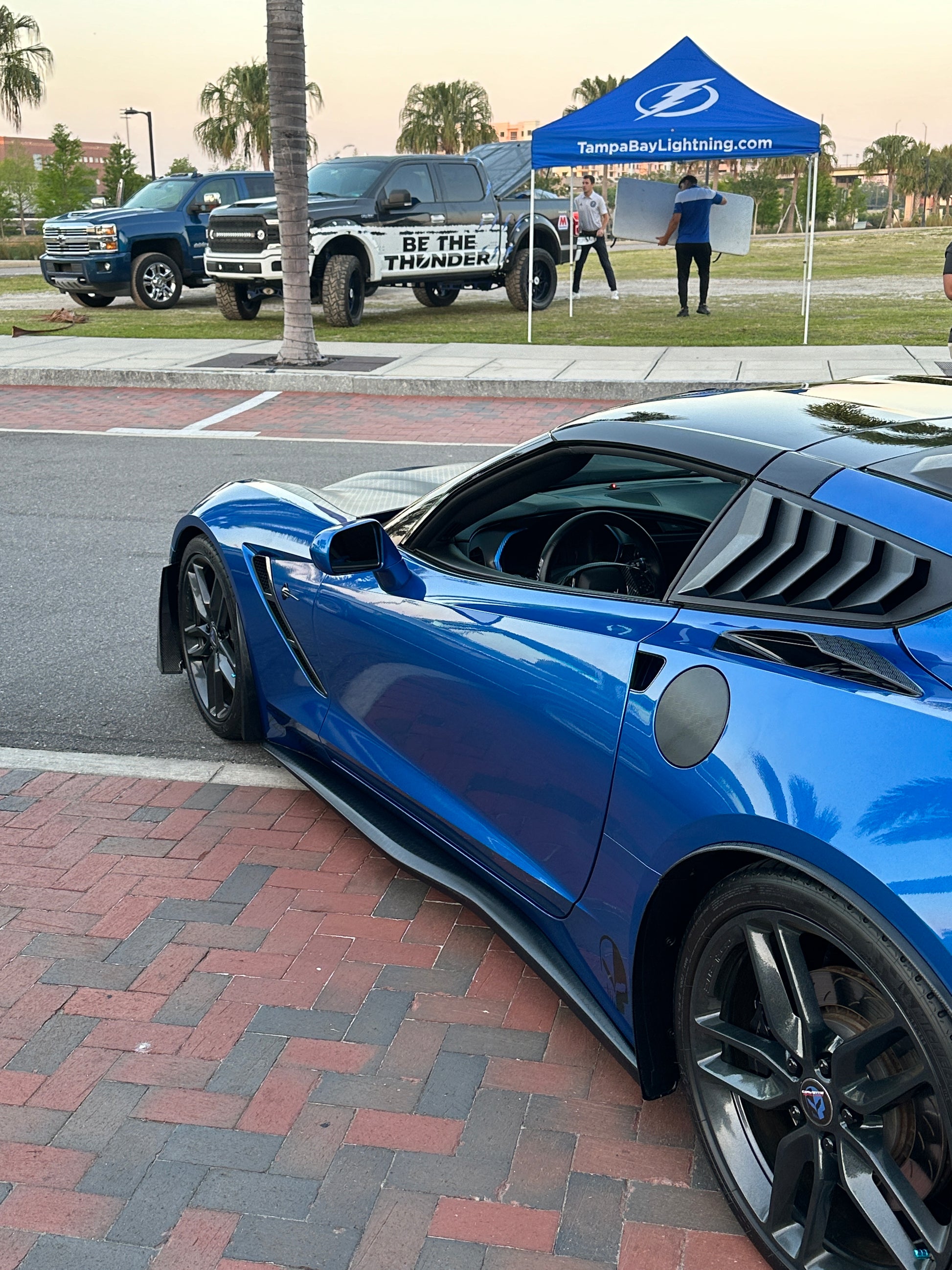 2016 Z51 Laguna Blue Corvs 2016 Corvette Stingray 1LT in laguna-blue