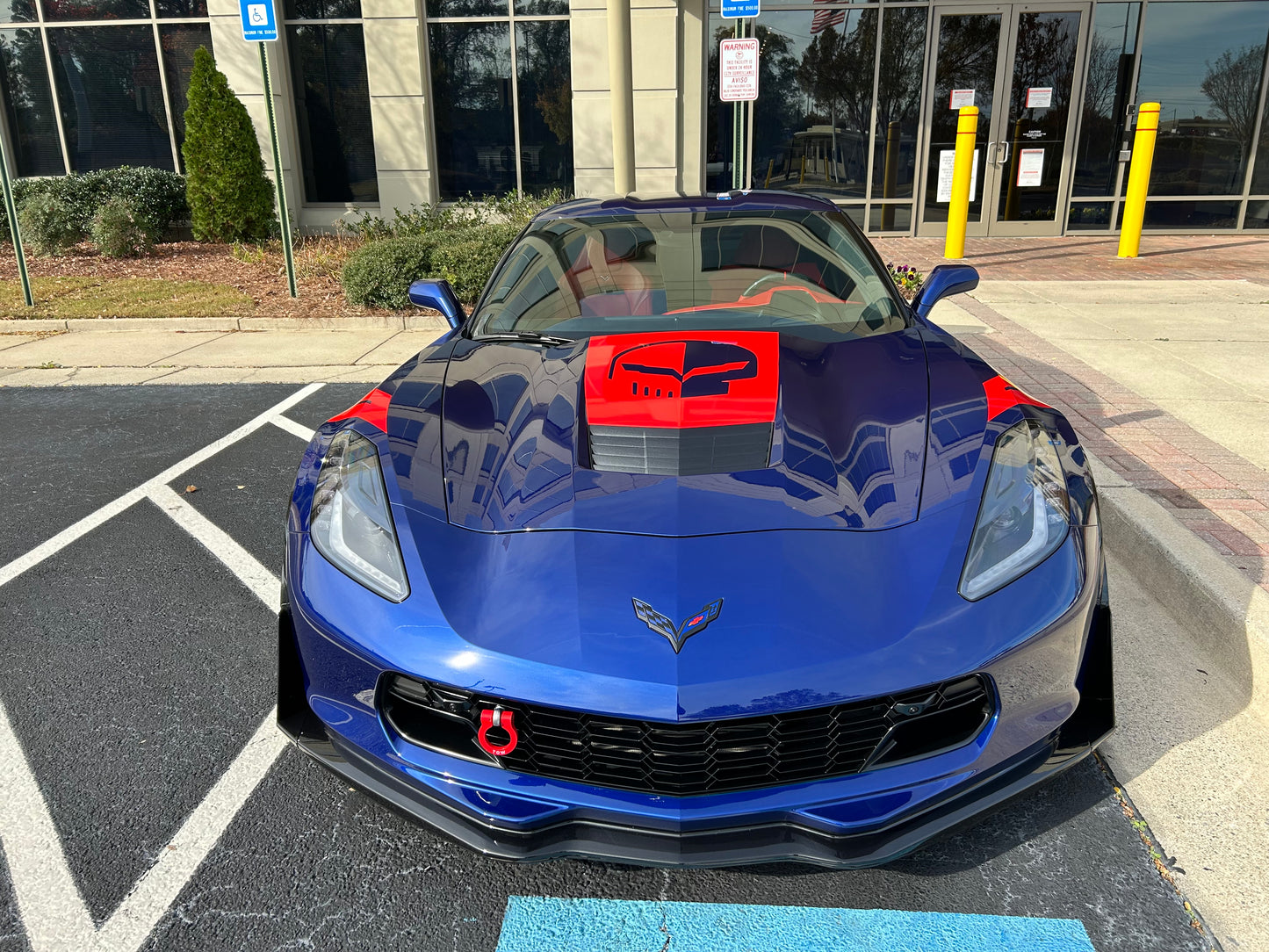 Juval Blues 2018 Corvette Grand Sport 3LT in admiral-blue