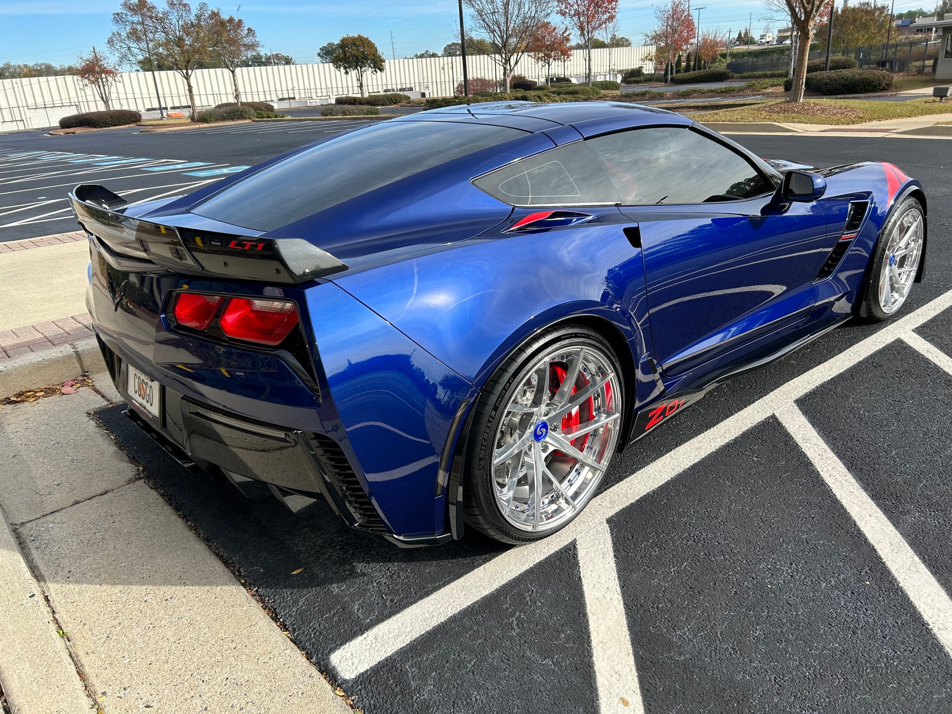 Juval Blues 2018 Corvette Grand Sport 3LT in admiral-blue