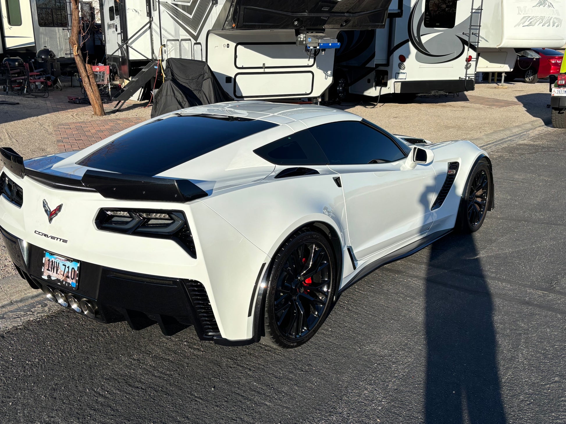 Destinys Vettes 2018 Corvette Z06 1LZ in arctic-white