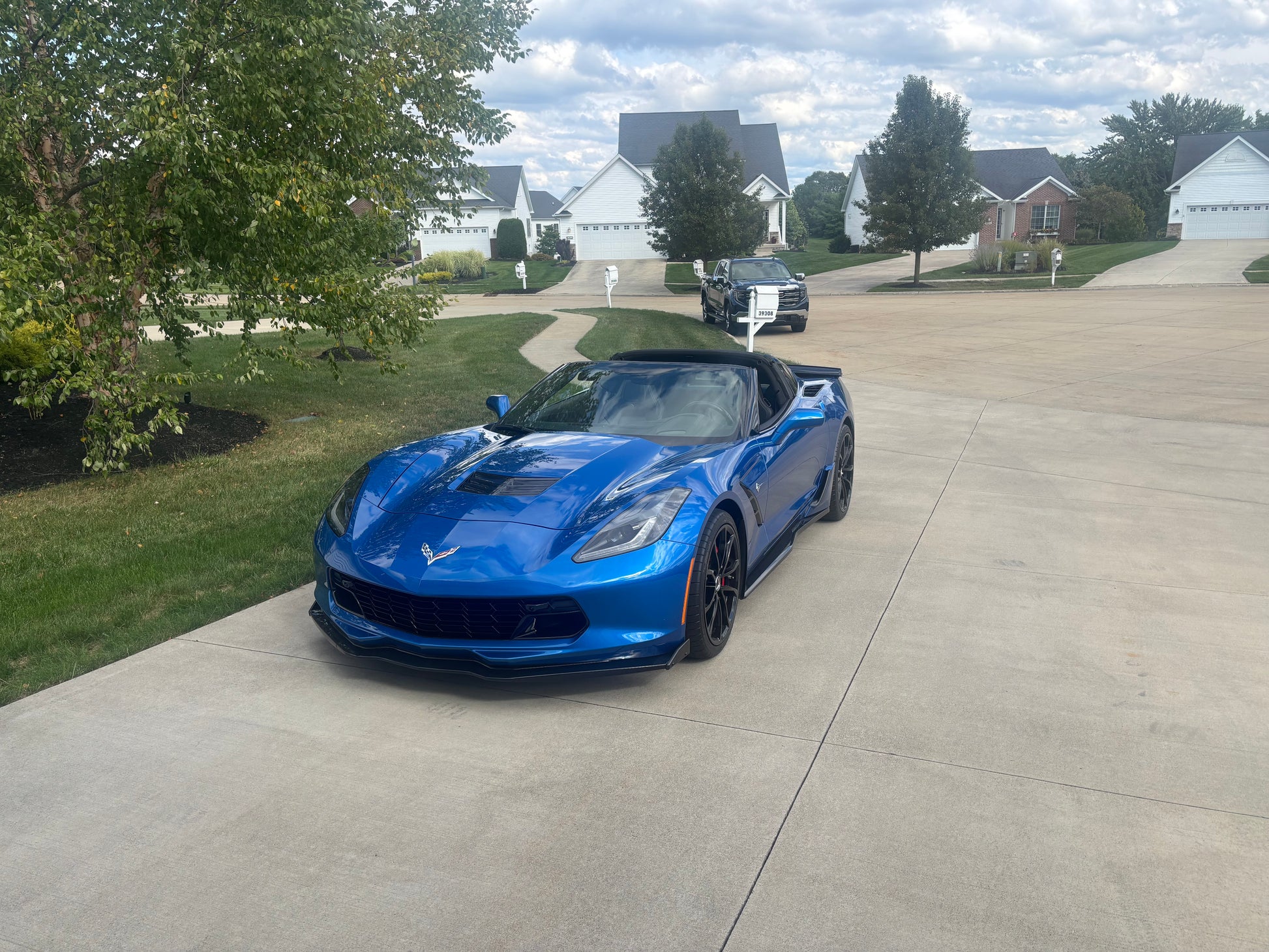 Bill Kitinojas 2016 Corvette Stingray 2LT in laguna-blue