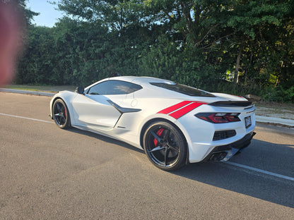 25 Corvette Eray 2LZ s 2025 Corvette E-Ray 2LZ in arctic-white