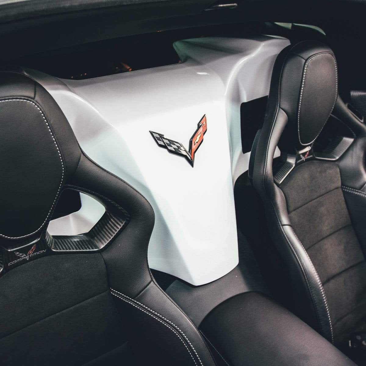 C7 Coupe Waterfall Compartment
