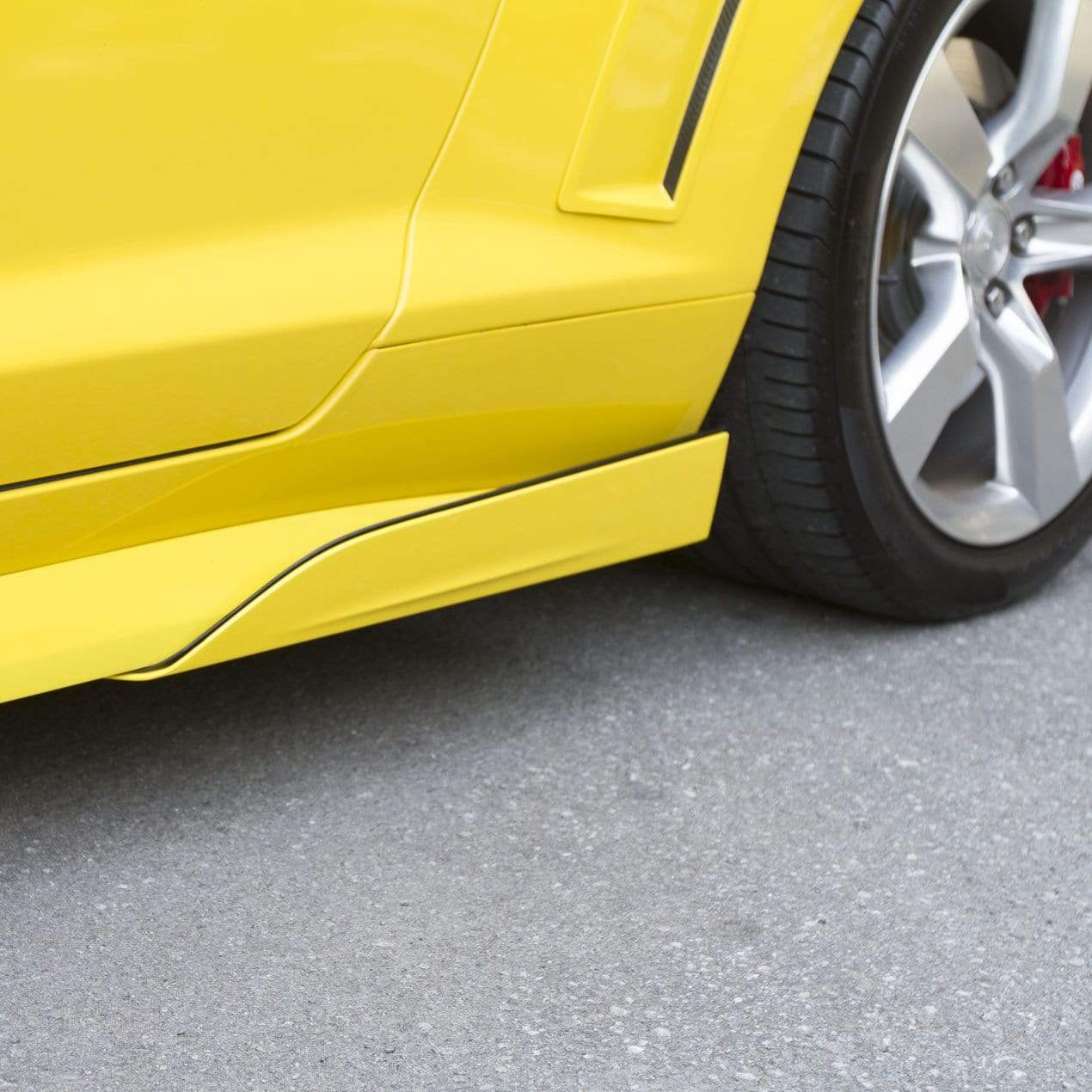 ACS Composite Camaro Side Rockers in Satin Black for 2014-2015 V6 models (46-4-005 SBK). Enhance your Camaro's style and performance with these aerodynamic side skirts.